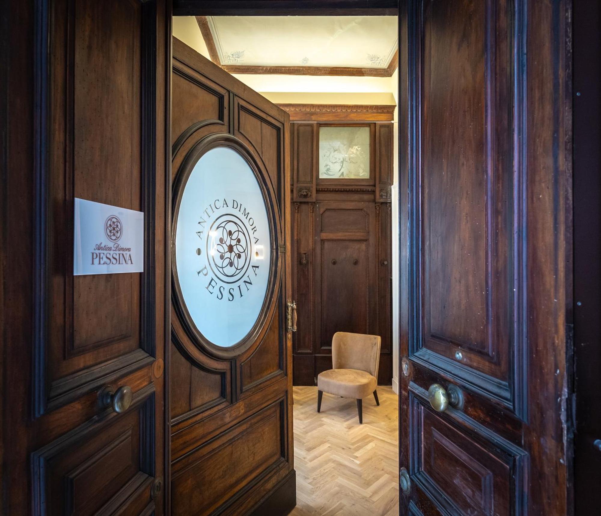 Antica Dimora Pessina Hotel Napoli Ngoại thất bức ảnh