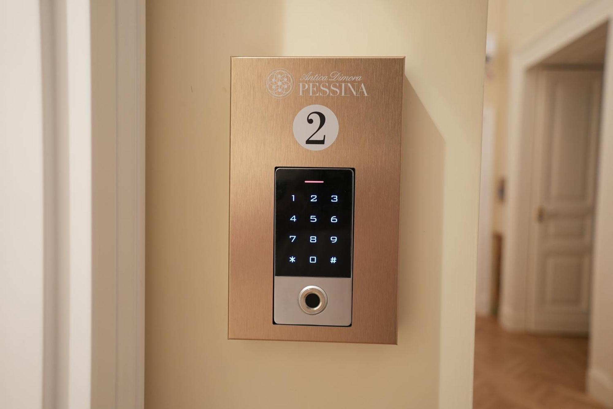Antica Dimora Pessina Hotel Napoli Ngoại thất bức ảnh